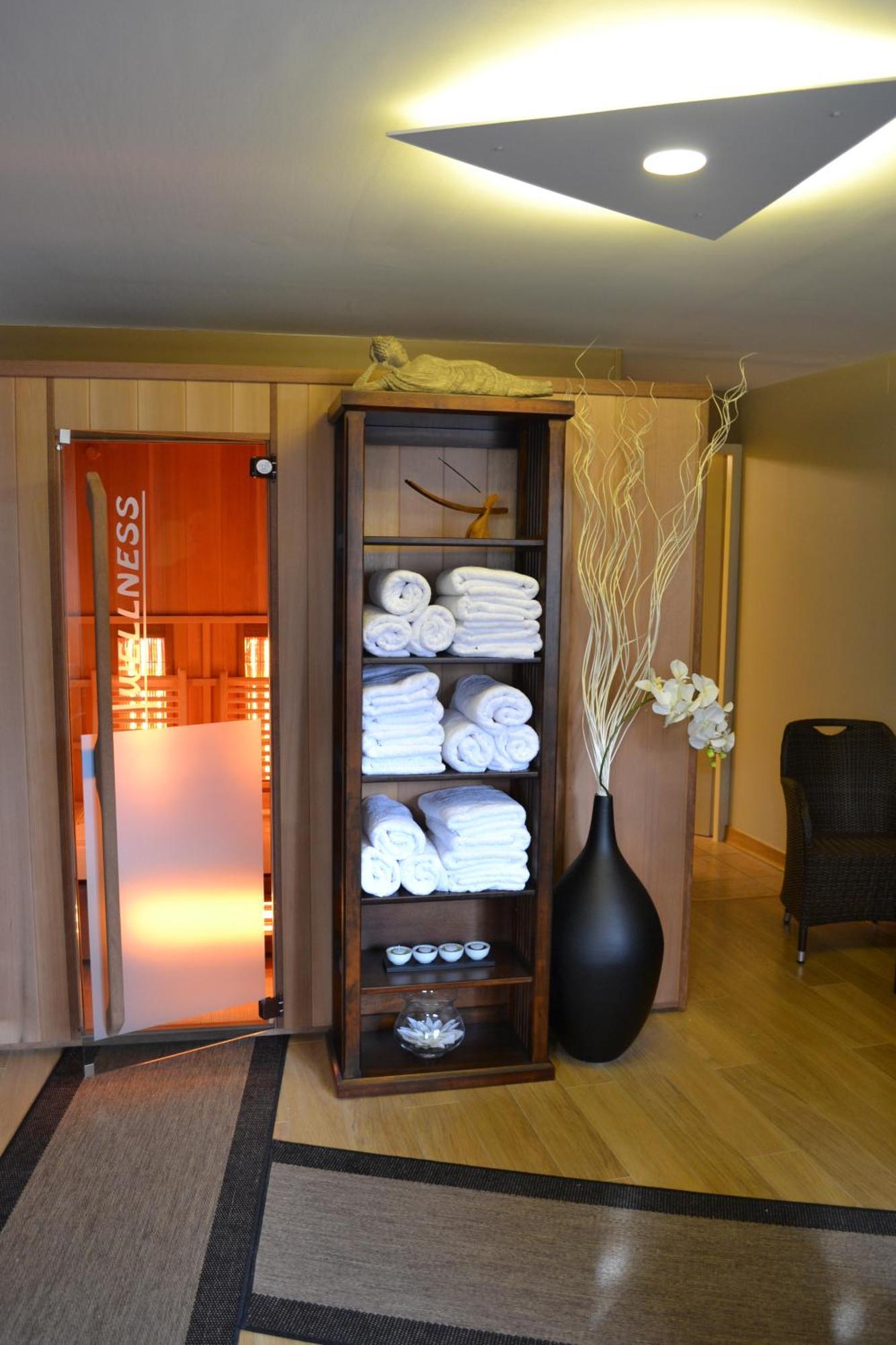 Hotel Spa Le Relais Des Moines Villersexel Esterno foto
